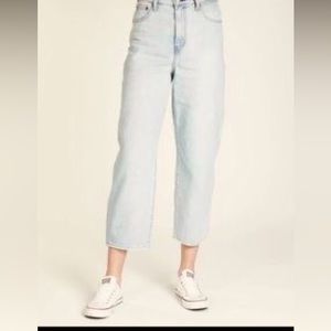 Levi Gold Balloon Pants size 29in.